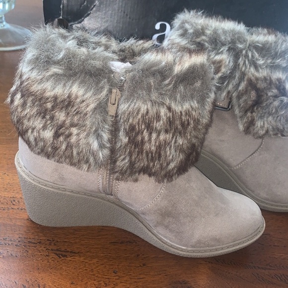 A.n.a Maddy Taupe boots shoes new size 9 cute - Picture 4 of 16